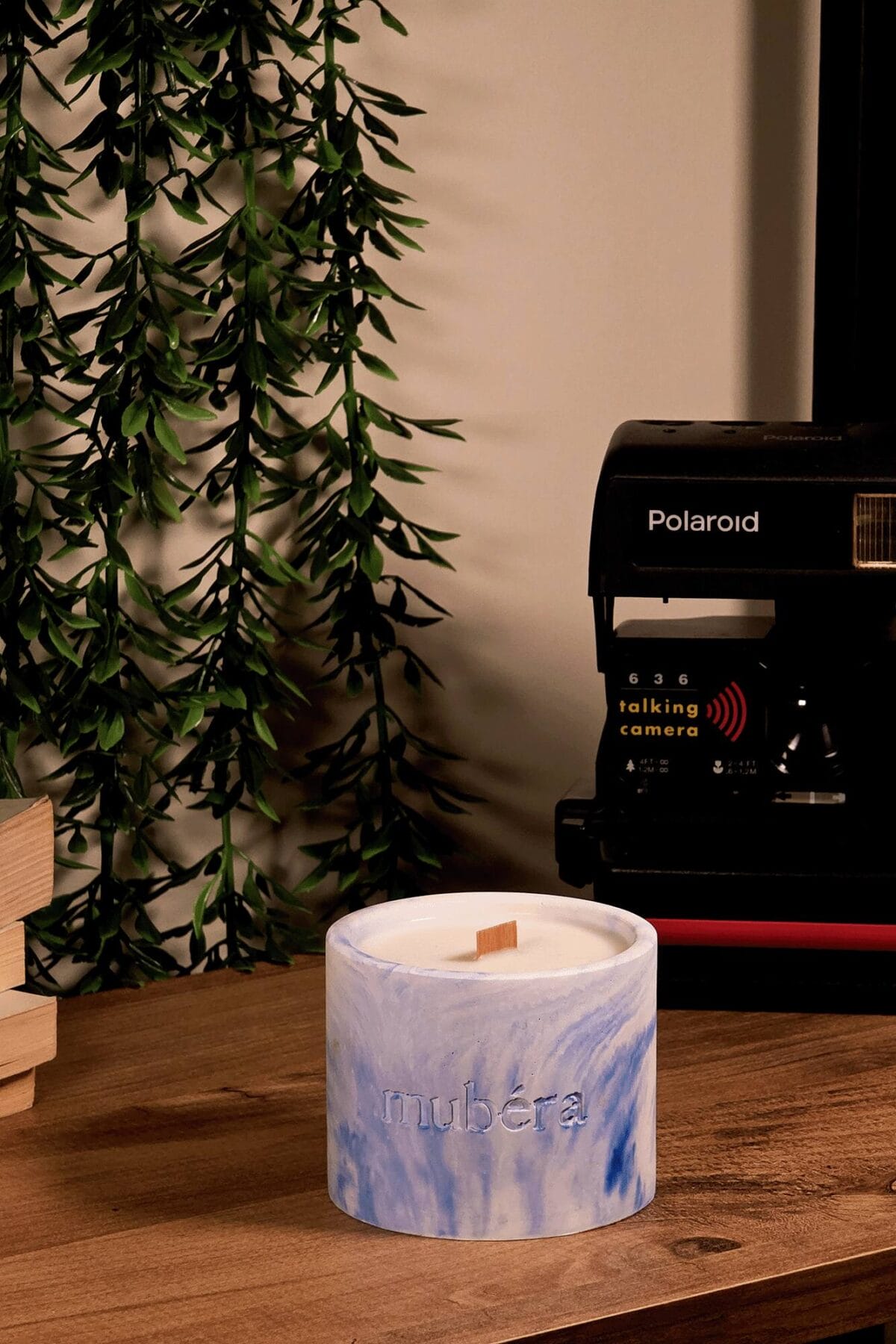 Mubéra Sea Breeze – Mavi Taş Saksı Mum (Küçük Boy) - Mubéra El Yapımı Soya Wax Mum